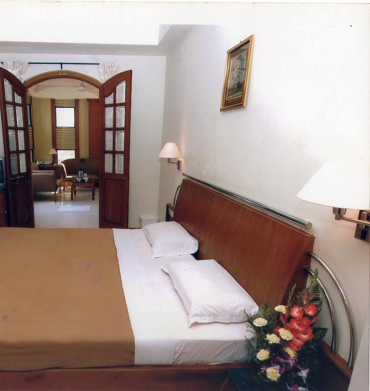 Hotel Planet Mount Chennai Exterior photo